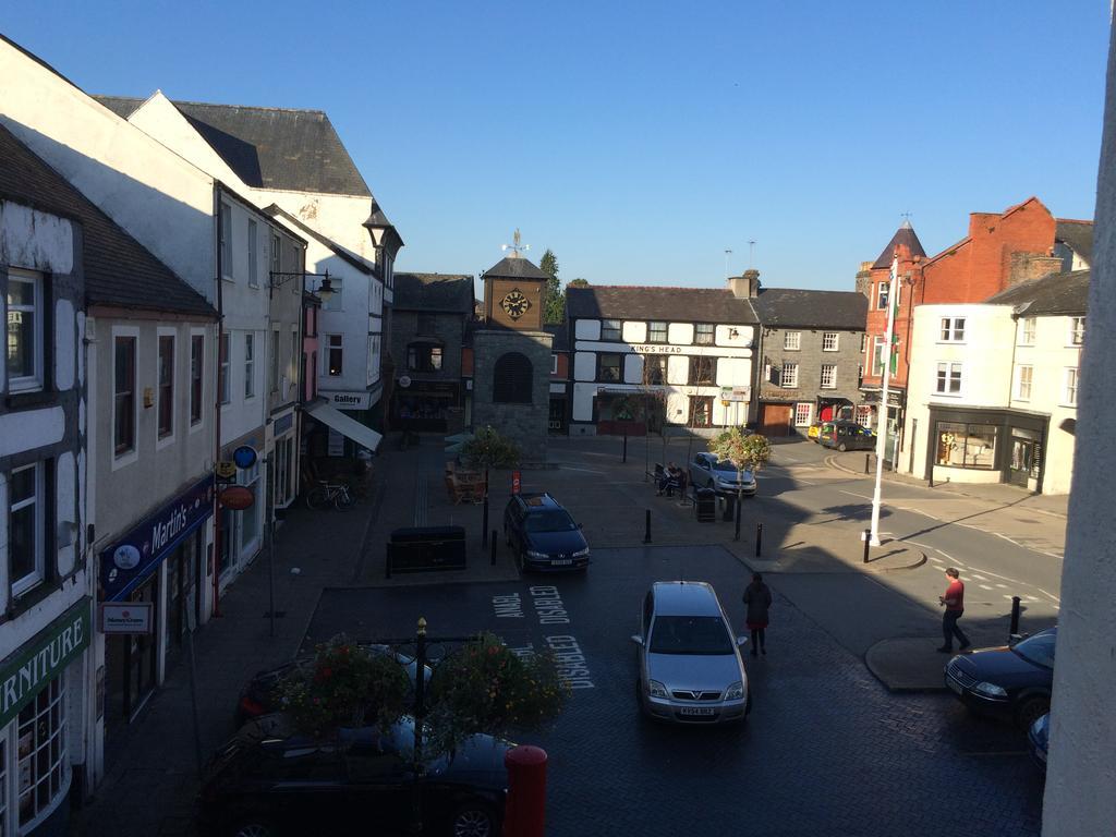 The Eagles Hotel Llanrwst Eksteriør billede