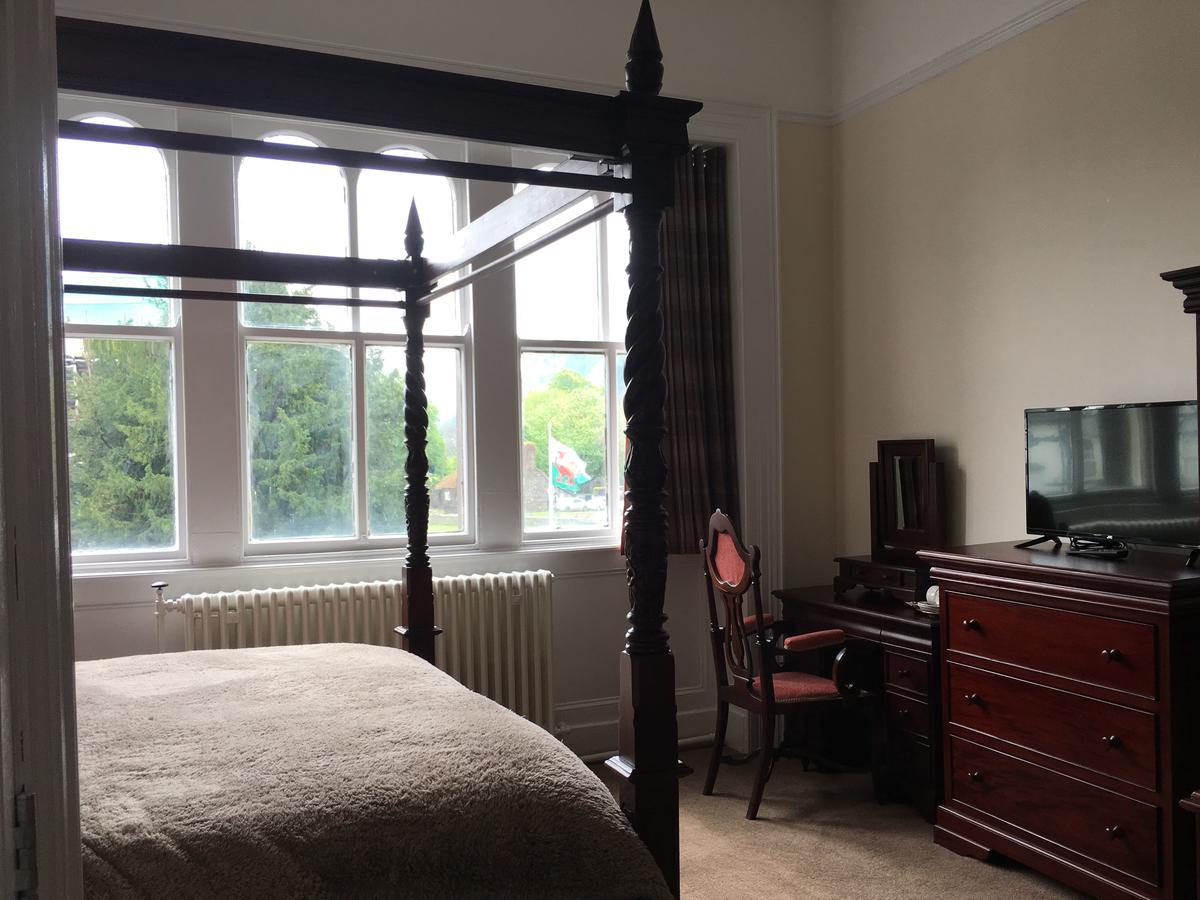 The Eagles Hotel Llanrwst Eksteriør billede